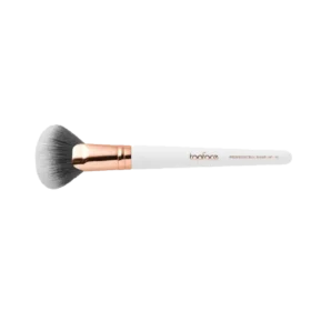 face-paint-contour-brush